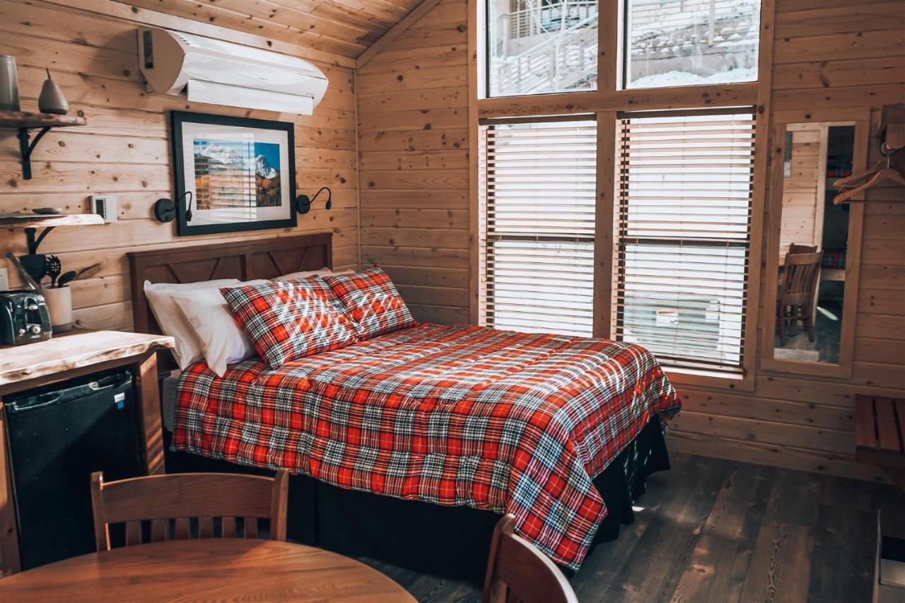 Tiny Homes At Powderhorn Mountain Resort Mesa Exterior photo